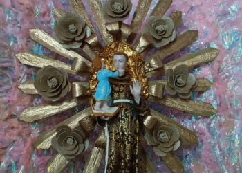 Altar gigante é montado para celebrar Santo Antônio