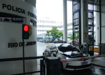 Homem é preso no Rio por contrabandear equipamentos bélicos