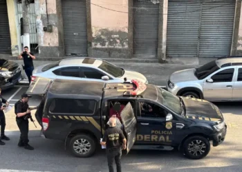 PF prende 14 pessoas de quadrilha que criou 330 empresas de fachada