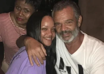 Pai de Rihanna, Ronald Fenty morre aos 70 anos nos Estados Unidos