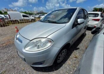 Transalvador promove leilão com 115 lotes de veículos conservados e sucatas