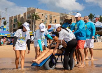 ParaPraia prossegue com banho de mar assistido neste sábado (8) e domingo (9)