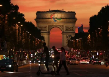 Paris 2024: Atletas brasileiros começam a chegar à Vila Paralímpica