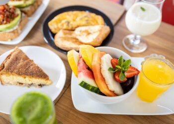 Pasta em Casa retoma o tradicional café da manhã na charmosa calçada do Rio Vermelho
