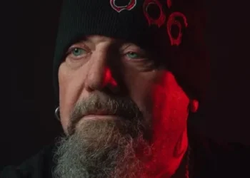 Morre Paul Di’Anno, 1º vocalista do Iron Maiden, aos 66 anos