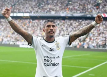 Ex-Corinthians, Paulinho anuncia aposentadoria do futebol
