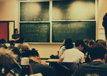 Começa hoje pagamento de R$ 200 da primeira parcela do Pé-de-Meia