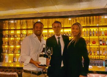 Chefs Fabrício Lemos e Lisiane Arouca assinam jantar harmonizado pela Quinta dos Avidagos em Salvador