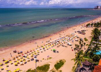 Previsão do tempo: Verão na Bahia começa com variações no clima e praias próprias para o banho de mar em Salvador