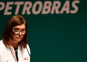 Petrobras reduz preço do diesel em R$ 0,17 a partir de 1º de abril