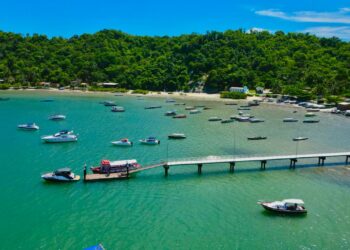 Prefeitura entrega novo píer, contenções de encosta, praças e quadra de futebol em Ilha de Maré