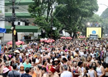 Previsão do tempo indica chuvas fracas e moderadas no Carnaval de Salvador 2025, aponta Codesal