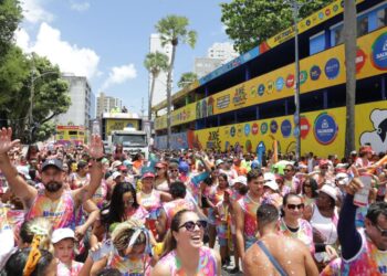 Bell Marques, Claudia Leitte, Daniela Mercury e Furdunço são algumas das atrações do quarto dia de Carnaval
