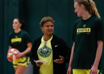 Conectada com o Brasil, Pokey Chatman almeja nova onda no basquete