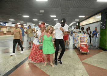 Poloneses chegam para conhecer o Carnaval da Bahia