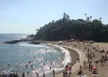 Praia da Paciência: jovem é encontrado morto após banho de mar