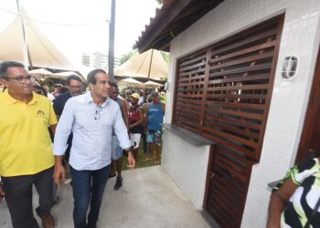 Reconstruída pela Prefeitura, Colônia do Rio Vermelho traz dignidade para pescadores e mais conforto à população