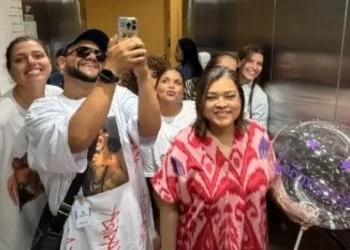 Após quase dois meses de internação, Preta Gil recebe alta hospitalar