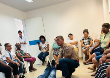 Unidade de Saúde de Salvador promove treinamento sobre primeiros socorros para idosos