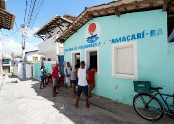 Prefeitura de Camaçari inicia recadastramento de pescadores e marisqueiras para o Programa Mais Pesca