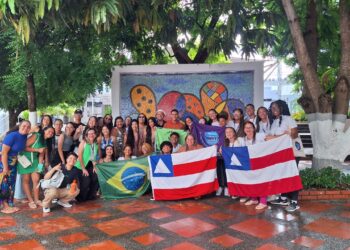 Projetos científicos de estudantes da rede estadual são apresentados em evento na Colômbia