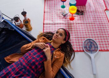 Espetáculo “Quando Eu Fecho os Olhos” estreia na Sala do Coro do TCA