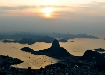 Terceiro dia de megaoperação no Rio mira transporte clandestino