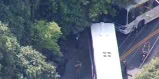 Criminosos sequestram 9 ônibus para fechar rua durante operação no Rio