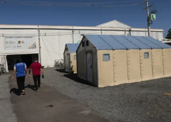 Um ano após enchentes, cerca de 380 pessoas seguem em abrigos no RS