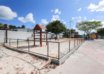 Parquinho da Praça dos 46 passa por revitalização e ganhará novos brinquedos