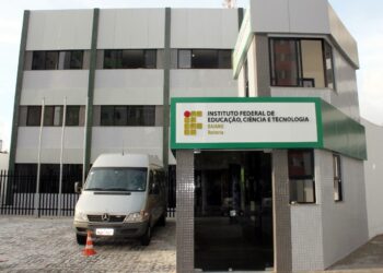 Servidores em greve do IF Baiano fazem apitaço e doação de sangue nesta quinta-feira, 16