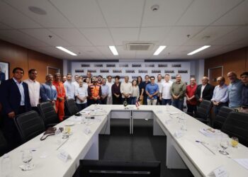 Governador reúne equipe para definir novas ações emergenciais de convivência com a seca na Bahia