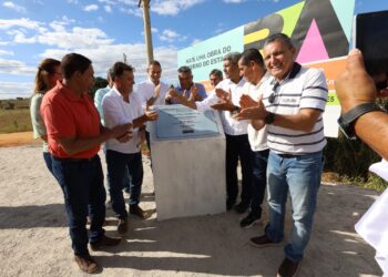 Obras para segurança, infraestrutura e abastecimento de água marcam passagem do Governo da Bahia por Rio do Antônio, no Sudoeste baiano