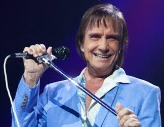 Roberto Carlos adia show após problema de saúde