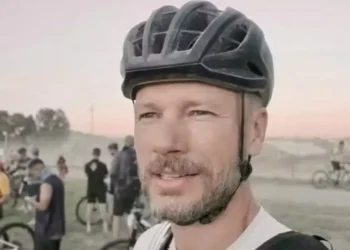 Rodrigo Hilbert passa por cirurgia de emergência na África após acidente em maratona de moutain bike