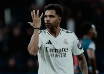 Jornal volta a destacar possível saída de Rodrygo no Real Madrid