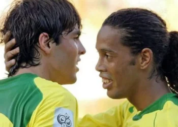 Copa do Mundo de veteranos vai ter Brasil com Ronaldinho e Kaká, diz jornal
