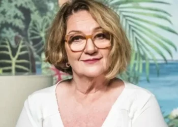 Atriz Rosane Gofman faz cirurgia para retirada de câncer no útero