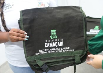 Sesau entrega bolsas e tablets para agentes de saúde do município