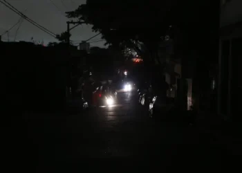 Mais de 530 mil imóveis continuam sem energia elétrica em São Paulo