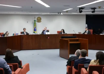 STF inicia interrogatório de ex-aliados de Bolsonaro na trama golpista