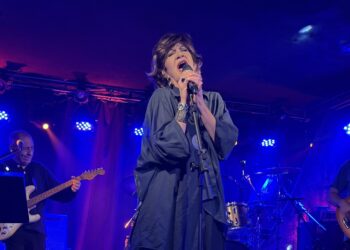 Sandra Pêra visita repertório de Belchior em show na Sala do Coro