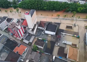 Defesa Civil alerta para risco de chuvas intensas em Santa Catarina
