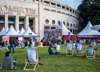 Com mais dias e palcos, Feira do Livro começa sábado em São Paulo