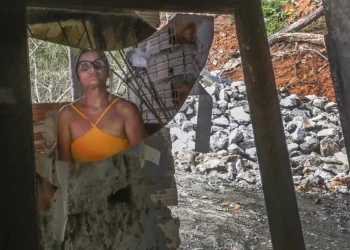 Um ano após tragédia, moradores de São Sebastião buscam recomeço