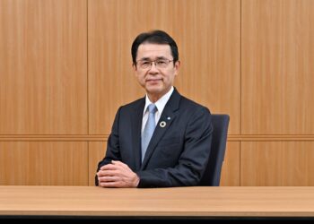 CEO da Sumitomo Rubber Industries visita Brasil