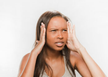 Rouquidão e Doença de Ménière atingem mais mulheres que homens, explica especialista