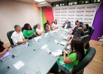 Camaçari: em reunião, comissão de gestores escolares coloca em pauta fortalecimento da rede municipal