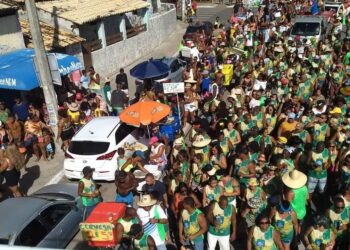 Bloco do Soro anima Quarta-feira de Cinzas em Arembepe