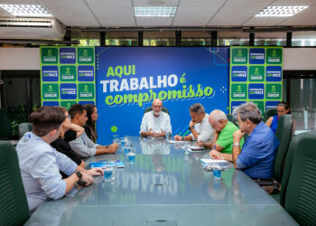 Prefeitura dialoga com Senai sobre formação de mão de obra local para BYD